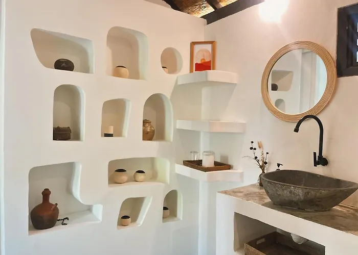 Adi's 3* Uluwatu (Bali)