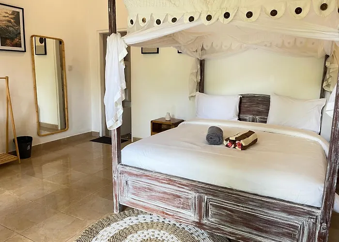 Adi's Guest house 3*
