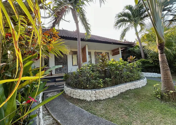 Adi's 3* Uluwatu (Bali)